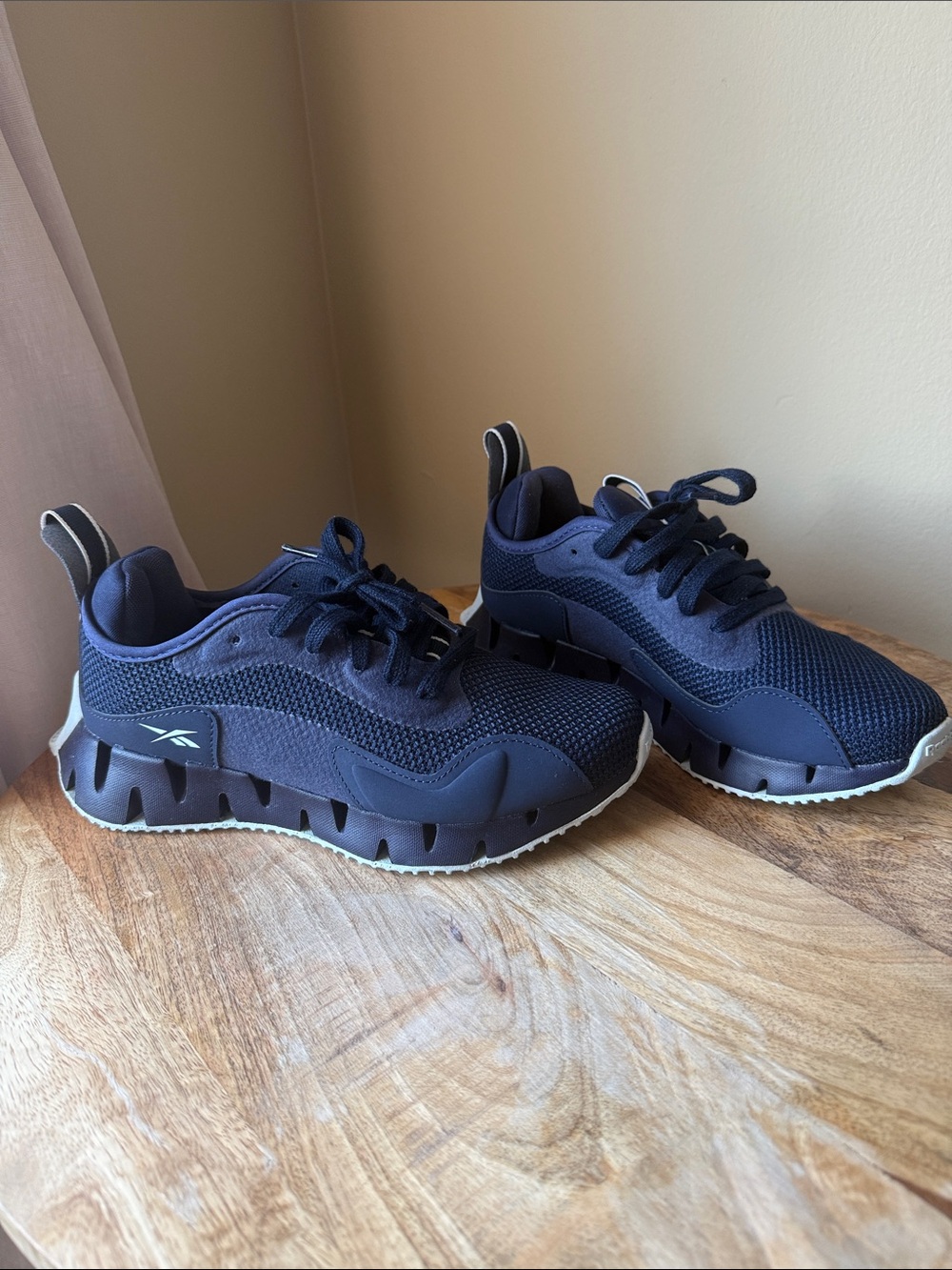 Reebok Zig Dynamica Women’s Dark Navy Mesh Lace-Up Sneakers